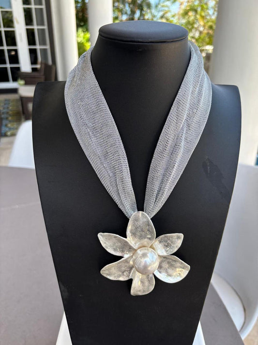 Flower with Mesh